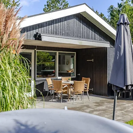 펜션 Kennet - 30km From The Sea By Interhome *